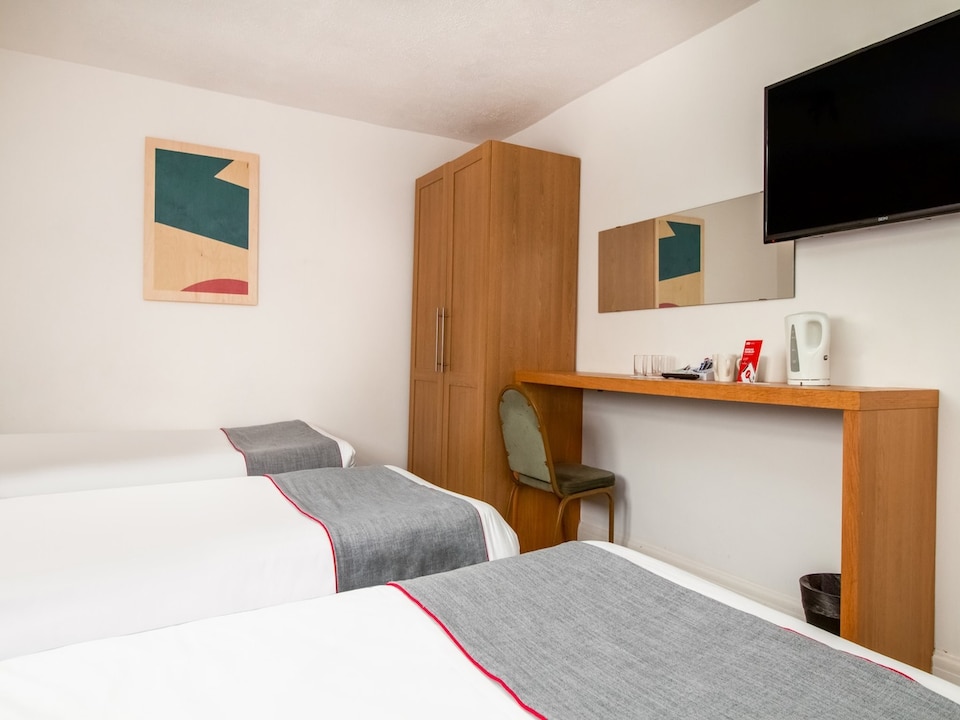 Superior Triple Room, Cardiff
