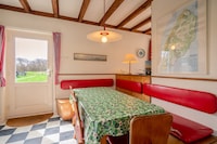 Originele schapenboet met weids uitzicht