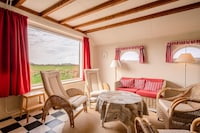 Originele schapenboet met weids uitzicht