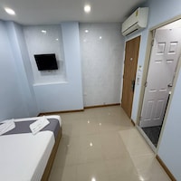Affordable Single  Central Thailand Stay