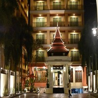 Twin Escape in Pattaya  Free Pool & Parking