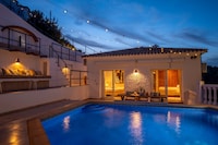 Preciosa villa con piscina y vistas