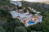 Preciosa villa con piscina y vistas