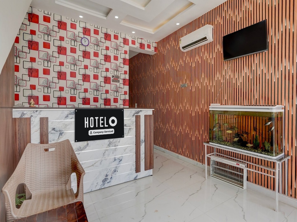 Classic Hotel Holiday Spot, Bar Majra