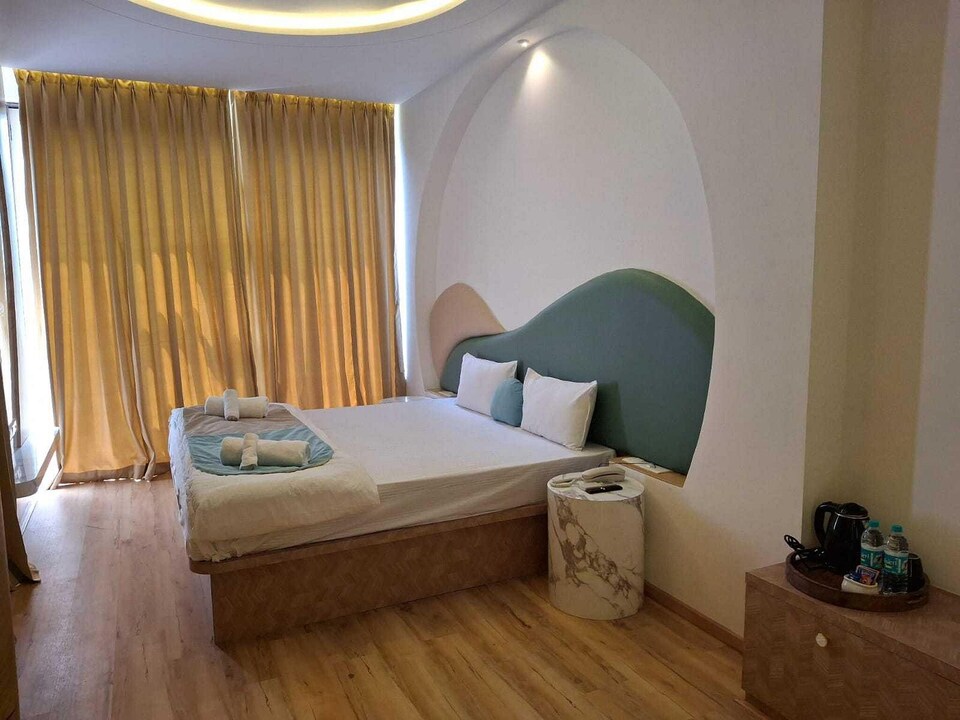 Palette The Moon Hotel Goa by Sunday 2, Candolim