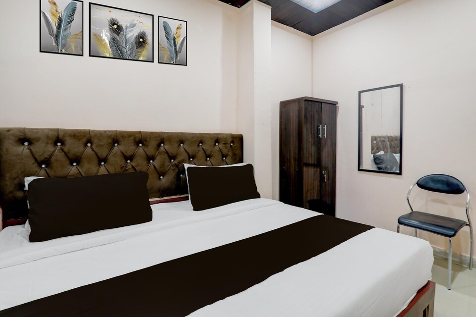 Hotel O Shri Buddheshwar Temple, Lucknow