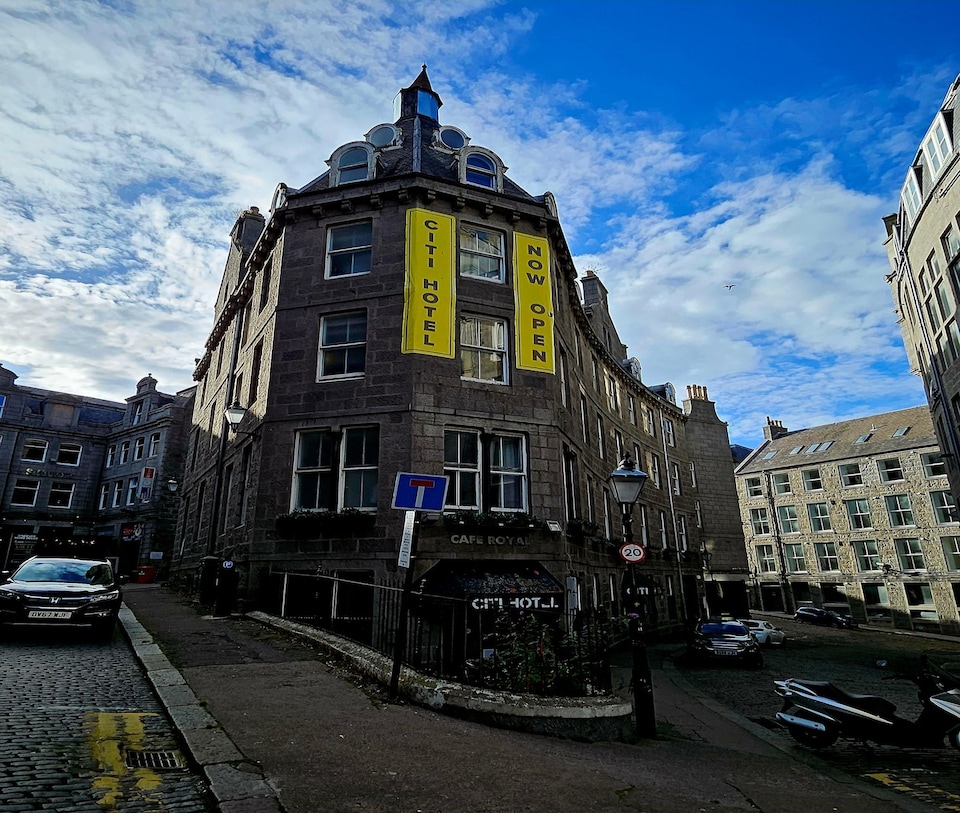 Standard Quad Room, Aberdeen