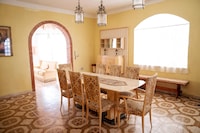 Villa spaziosa con ampia veranda