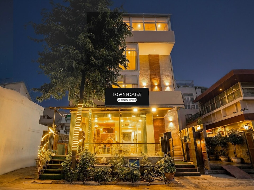 Classic Townhouse Galleria mart, Gurugram