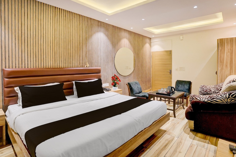 Classic Hotel Hm Crystal, Sahibzada Ajit Singh Nagar
