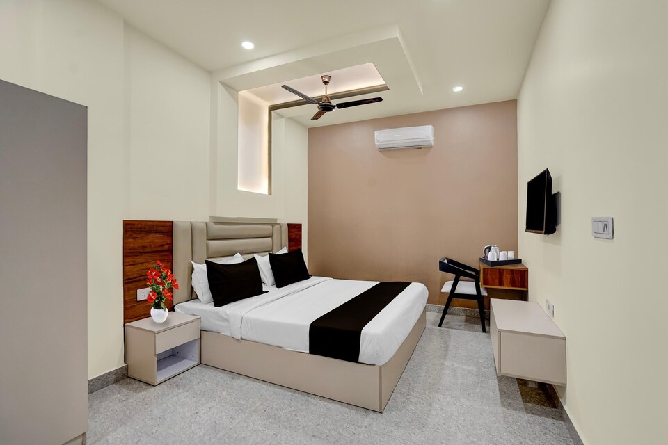 Townhouse Subharti University Meerut, Meerut