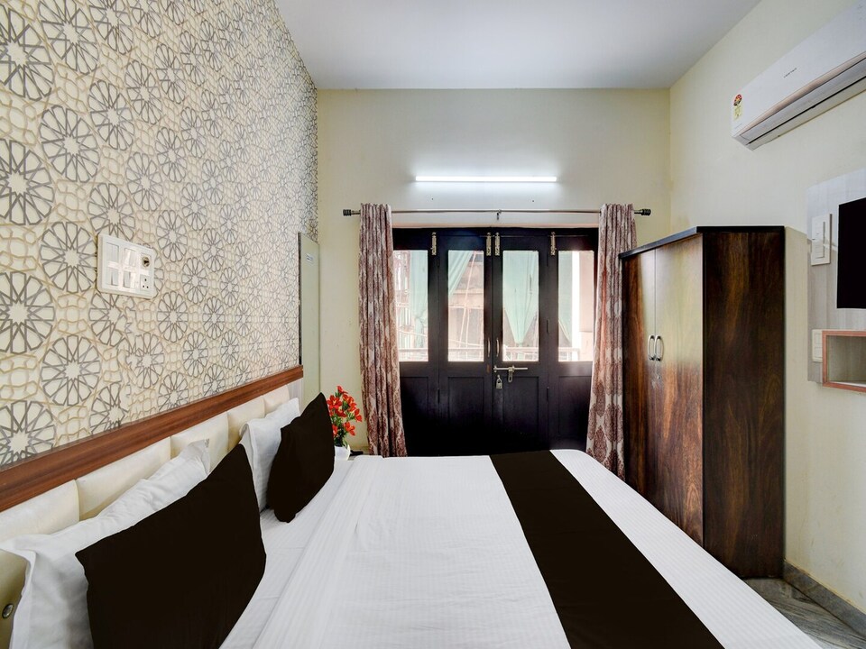 classic hotel night eye hi-tech city, Hyderabad
