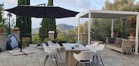 Villa costiera italiana con 3 appartamenti