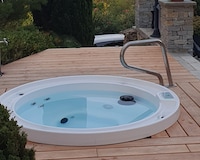 Appartamento a bordo piscina in villa italiana