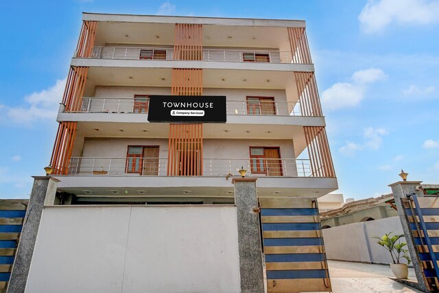 Townhouse Sector 122 Noida Formerly Anvi Inn