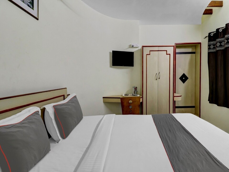Collection O Madhura Residency, Bengaluru