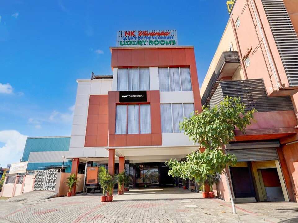 Super Townhouse NK Vivanta Luxury Rooms, Sriperumbudur
