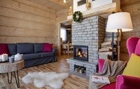 Komfortables Ferienhaus im Bergstil, Kaminofen