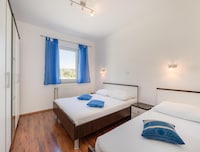 Ferienwohnung mit Meerblick in Obrovac und Balkon