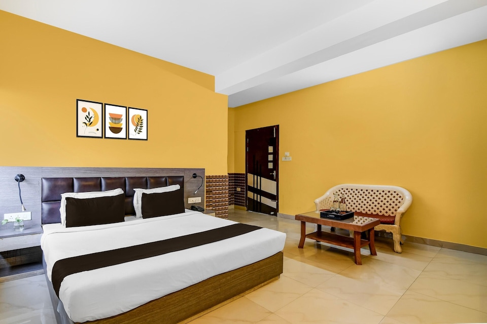 Classic Palm Tree Lodge, Siliguri