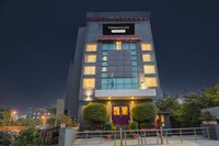 Townhouse Singapore Mall Formerly Hotel Sunshine