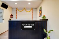 Townhouse Singapore Mall Formerly Hotel Sunshine