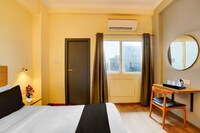 Townhouse Singapore Mall Formerly Hotel Sunshine