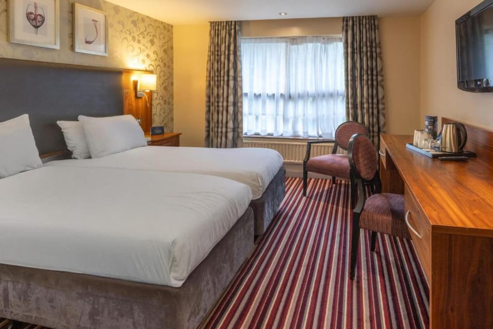 Classic Twin Room, London