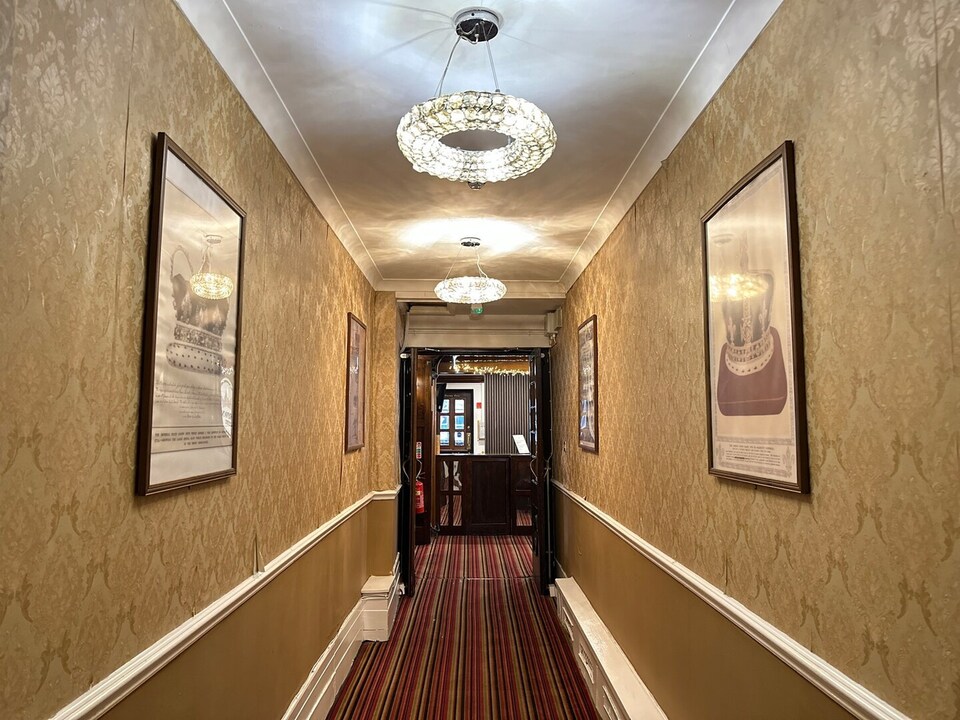 Superior Double Suite, Stone