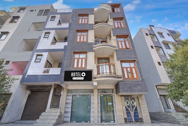 Hotel O Golden Key Rohini