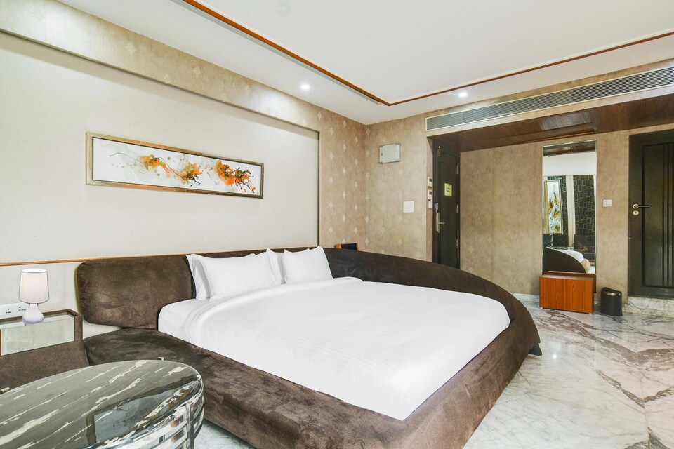 Townhouse Sapphire Star Chappan Market, Indore