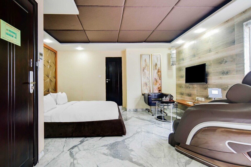 Townhouse Sapphire Star Chappan Market, Indore
