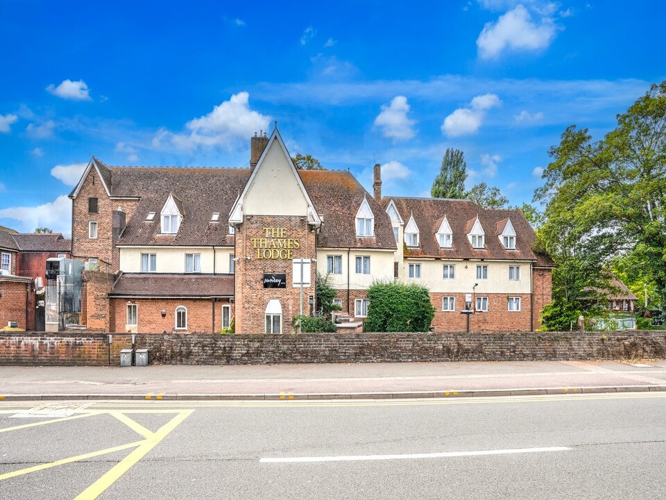 Standard Family of 3 Room, Staines