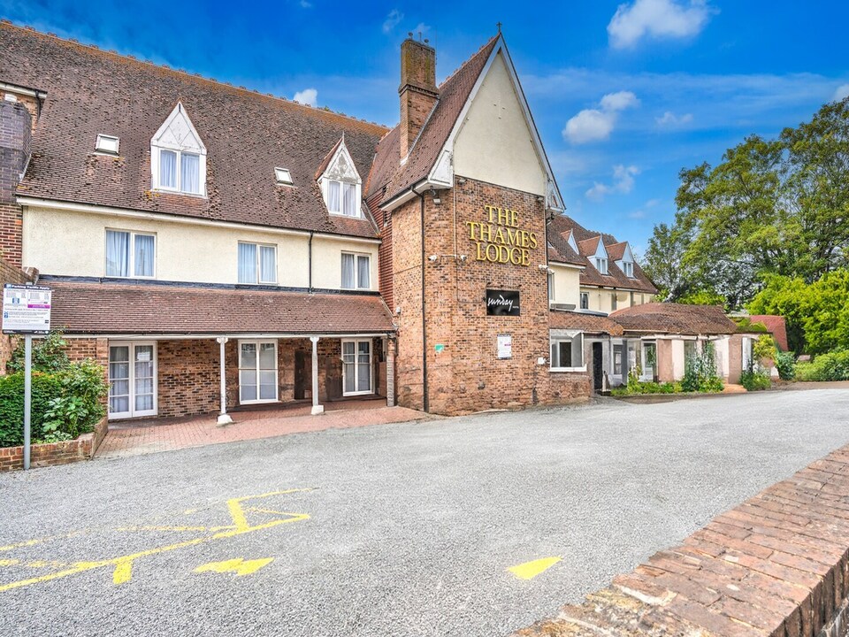 Standard Family of 3 Room, Staines