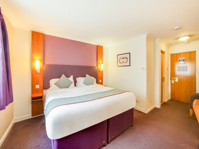 EN_MCR011_Standard Double Room