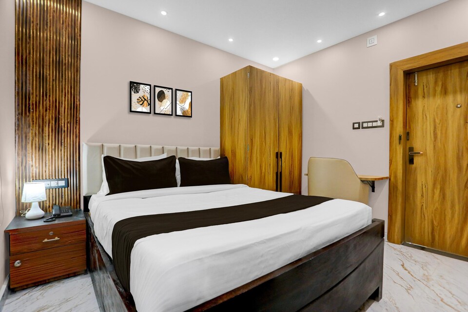DeluxeHotel Pratee Heights, Bhubaneswar