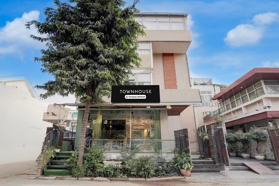 DeluxeTownhouse Galleria mart, Gurugram