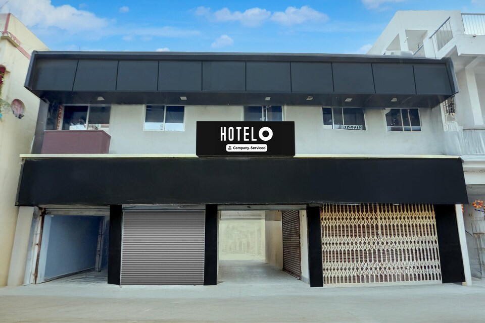 Deluxe Hotel Home Town, Patna
