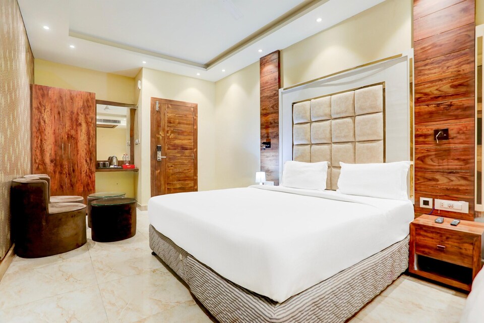 Deluxe with Twin BedThe Aurum, Patna
