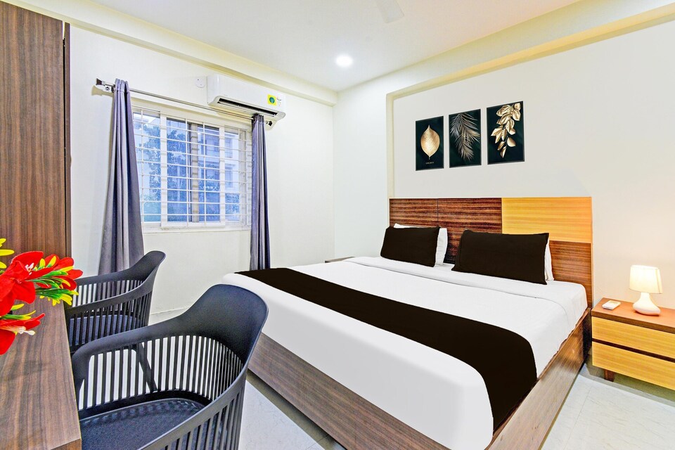Deluxe with Twin BedRrr Inn, Hyderabad