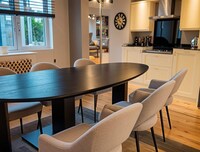 Spacious 3-Bed in Dulwich with Parking