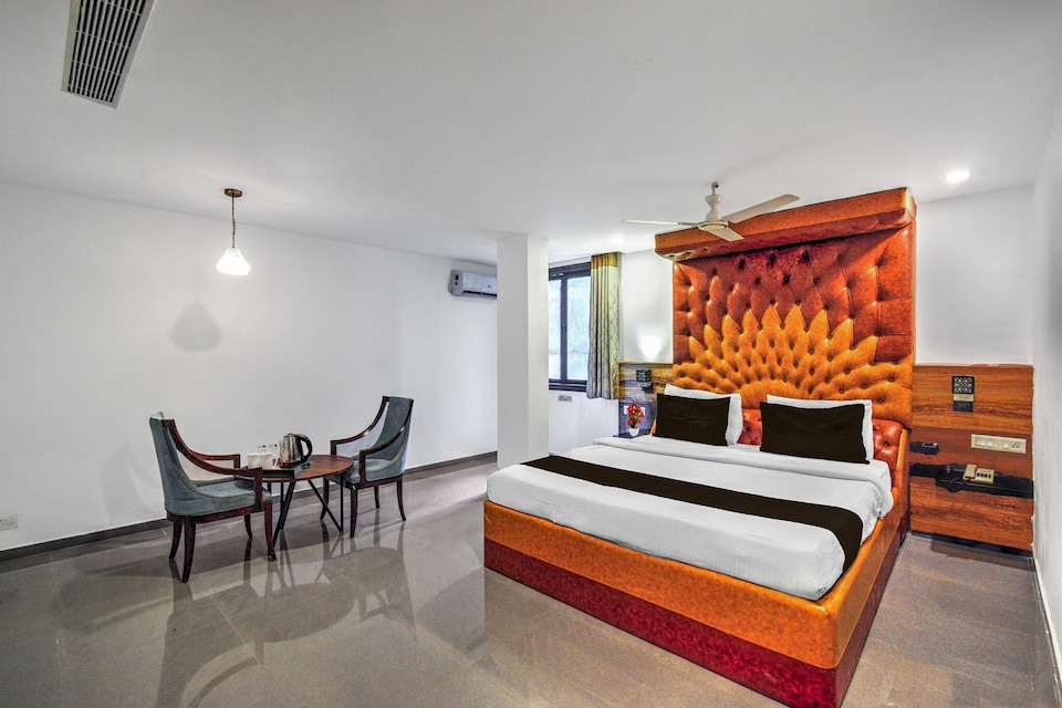 Deluxe White ridge hotels banjara hills, Hyderabad