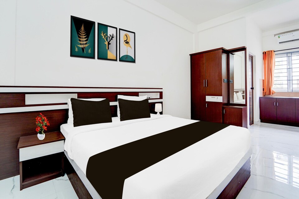 Deluxe Moonlit Royal Grand Suite, Kochi