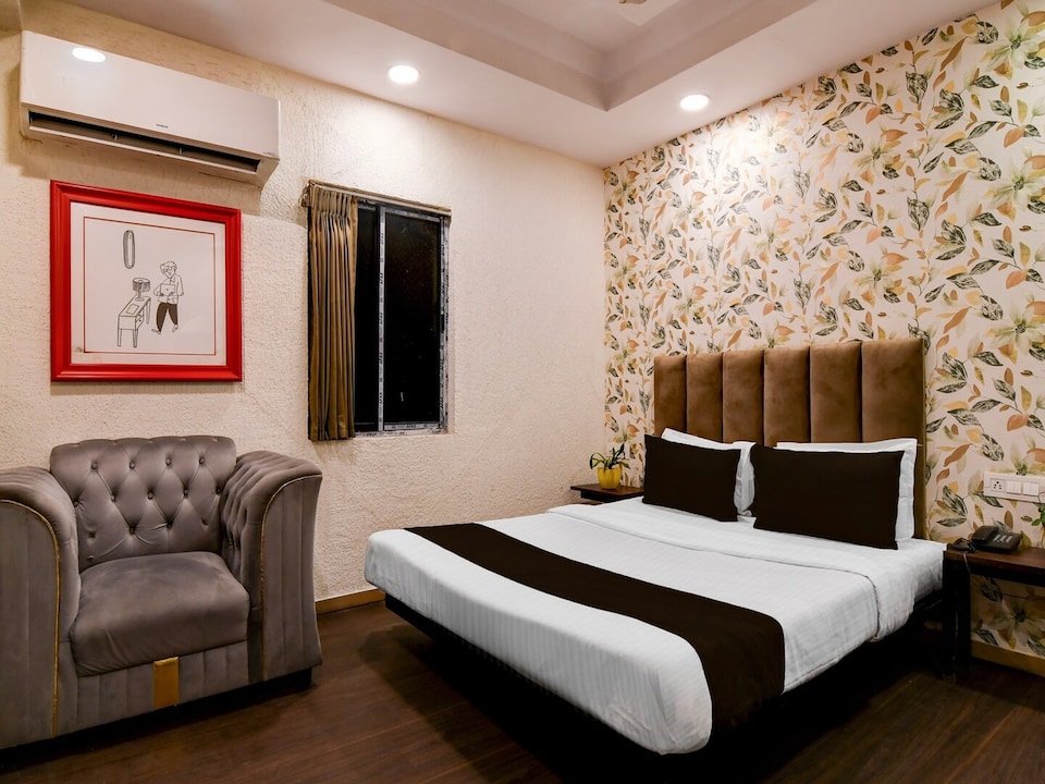 Deluxe Hotel Royal Garden, Kolkata