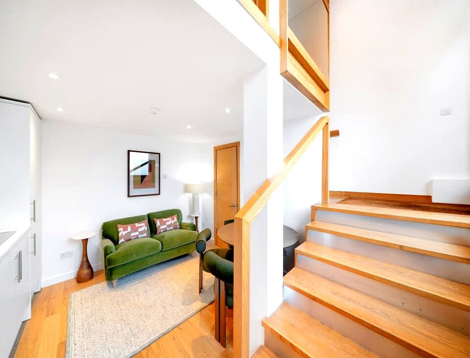 Stylish Duplex Apartment in Fulham, London