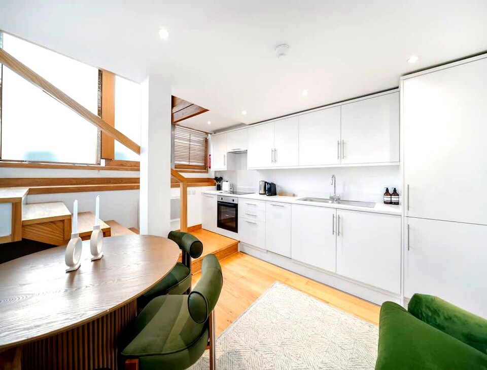 Stylish Duplex Apartment in Fulham, London