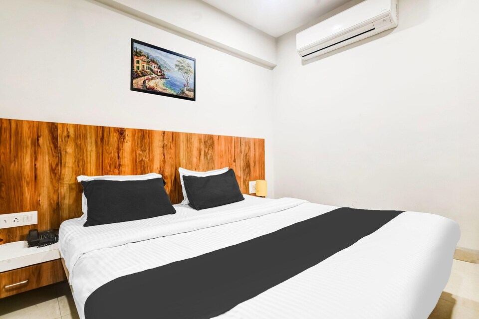 Deluxe Virat Hotel And Restaurant, Indore