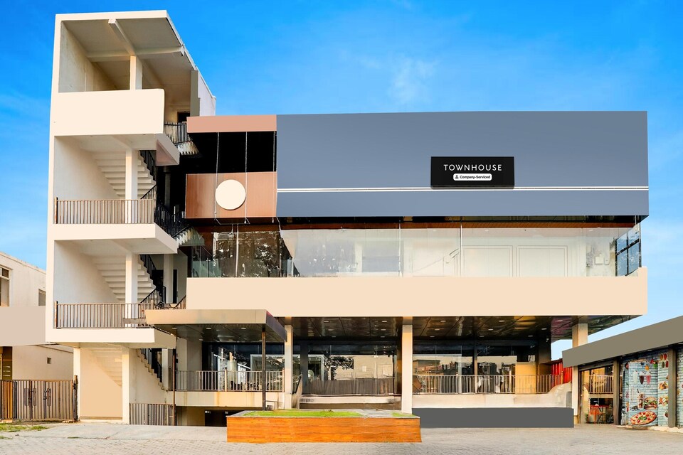 Classic with BalconyHALDWANI INN, Ghuni No.1
