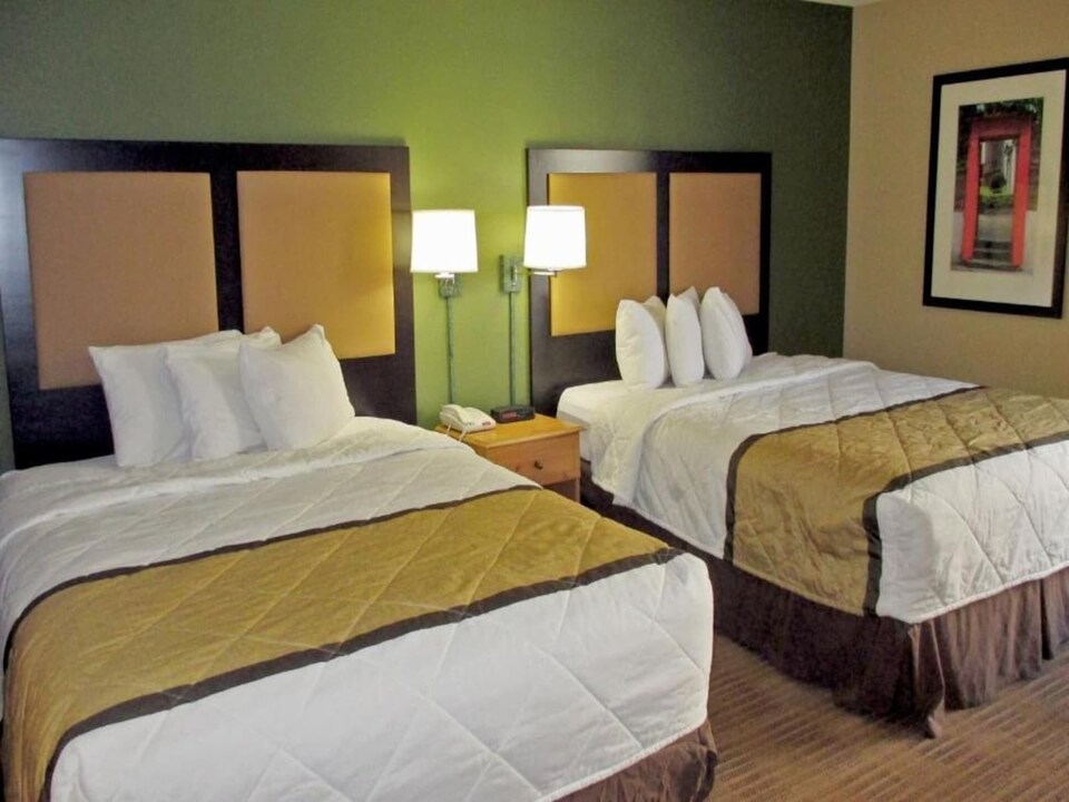 2 Queen Beds | Smoking, Kitchen, Memphis