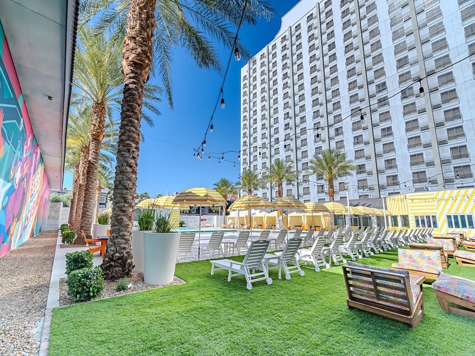 Premium King Bed|Pool View Las Vegas, Las Vegas